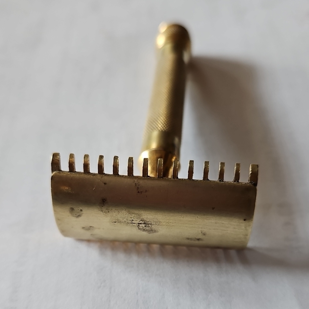 Brass Double-Edged Ball End Open Comb Safety Razor - Picture 3 of 5